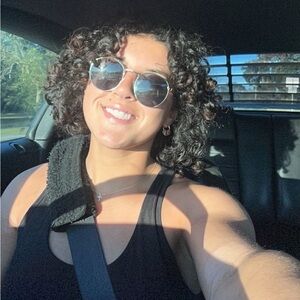 Meet your Posher, Emily